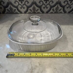 VINTAGE 1980s CORNING WARE-“FRENCH WHITE” OVAL FLUTED BAKING DISH WITH LID- EUC